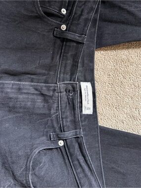 Abercrombie & Fitch High-Rise Mom Jeans